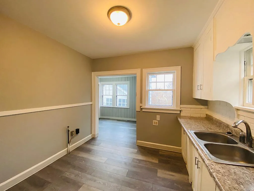 3 bed, 1108 sqft, $1,775 — Photo 2