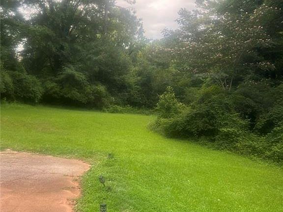 3rd image of 3324 Miller Rd