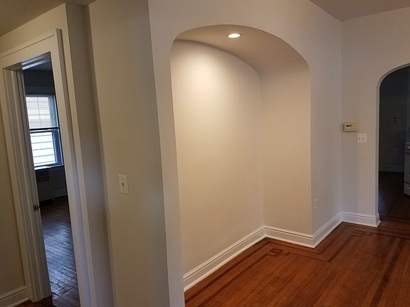 Dining room with arches