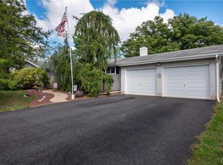 2390 Hillcrest Rd, Quakertown, PA 18951