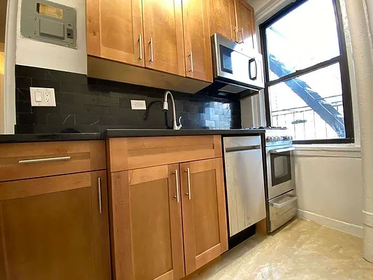 Rented by Bond New York | media 3