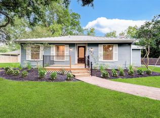 7260 Santa Fe Dr, Houston, TX 77061