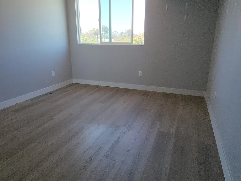 2401 S Redondo Blvd #B — Photo 16