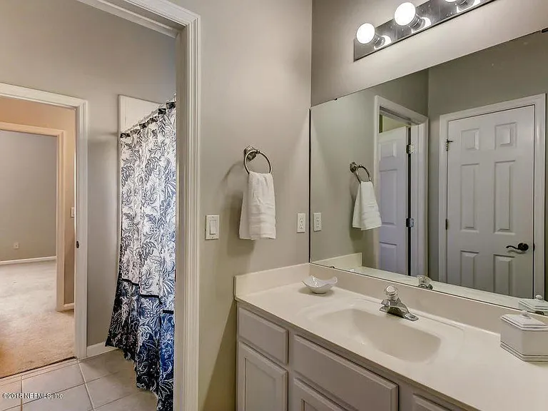 1st floor bath