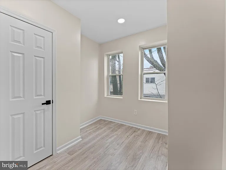 2211 Pierce St — Photo 17