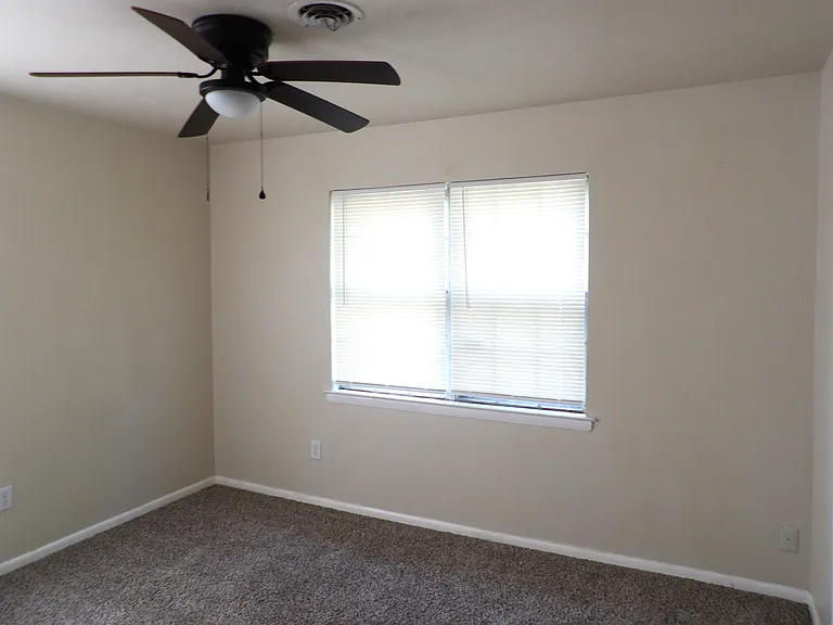 4611 NW Santa Fe Ave — Photo 10