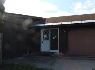 232 Queen Anne Rd, Amsterdam, NY 12010