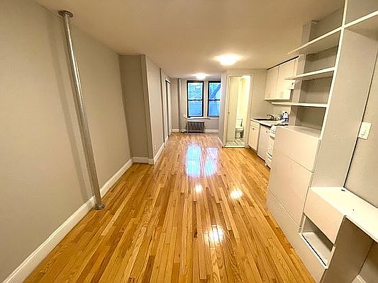 1st image of 102 Saint Marks Pl APT 6
