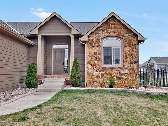 2nd image of 2633 N Bluestone Ct