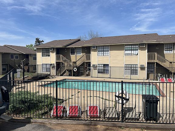 3rd image of 3301 S 113th Ave W #10