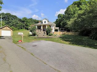 527 Rutledge St, Damascus, VA 24236