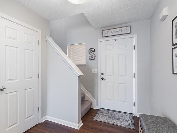 5th image of 125 Arlington Ct