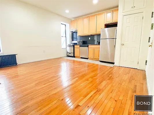 Rented by Bond New York | media 23