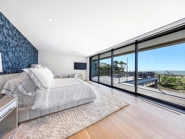 345 Dune Rd — Photo 14