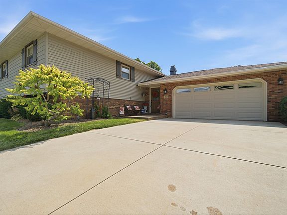 5th image of 317 Arbor Vitae Dr