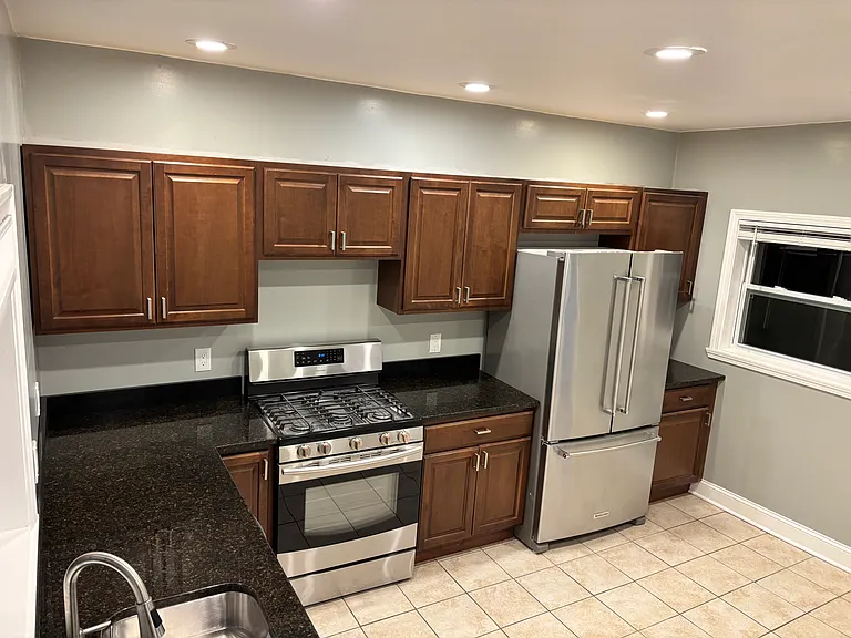 Large Eat In
Kitchen