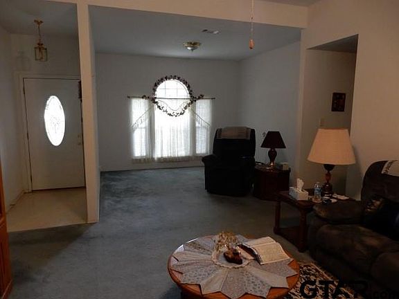 3rd image of 15207 Country Acres