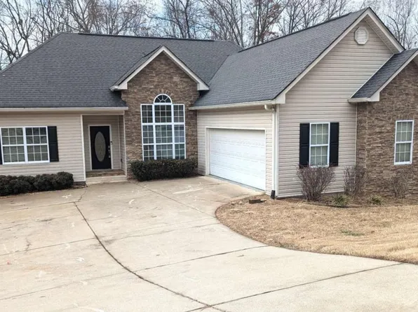 3582 Phoenix Cove Dr, Gainesville, GA 30506