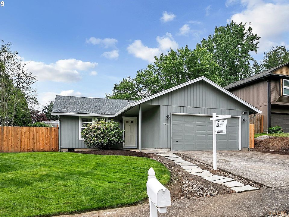 1st image of 1913 NE 94th Ct