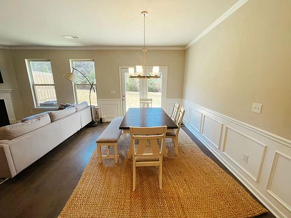 5th image of 2314 Cherry Laurel Ln