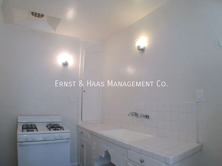 944 Maine Ave #A — Photo 14