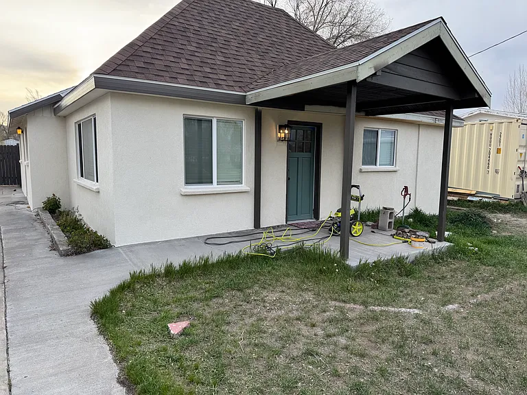 155 N 200 E — Photo 2