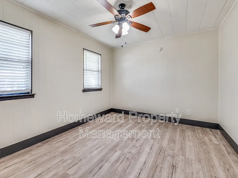 9311 Oakland Dr — Photo 6