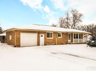 808 W Front St, Roanoke, IL
