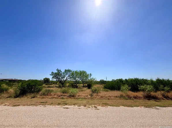 102 County Road 2665 LOT 134, Devine, TX 78016