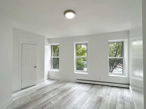 376 Columbia St #2