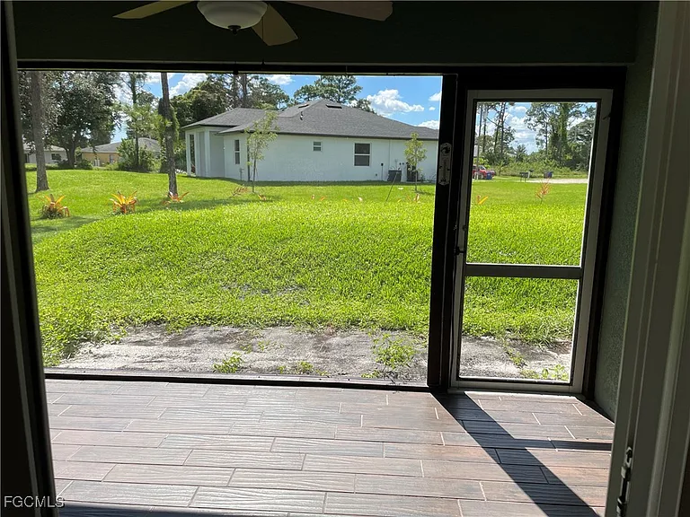 1114 Circle Dr — Photo 15