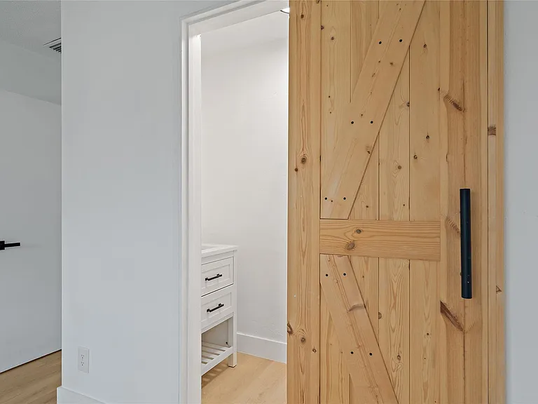 4510 NW 49th Dr — Photo 20