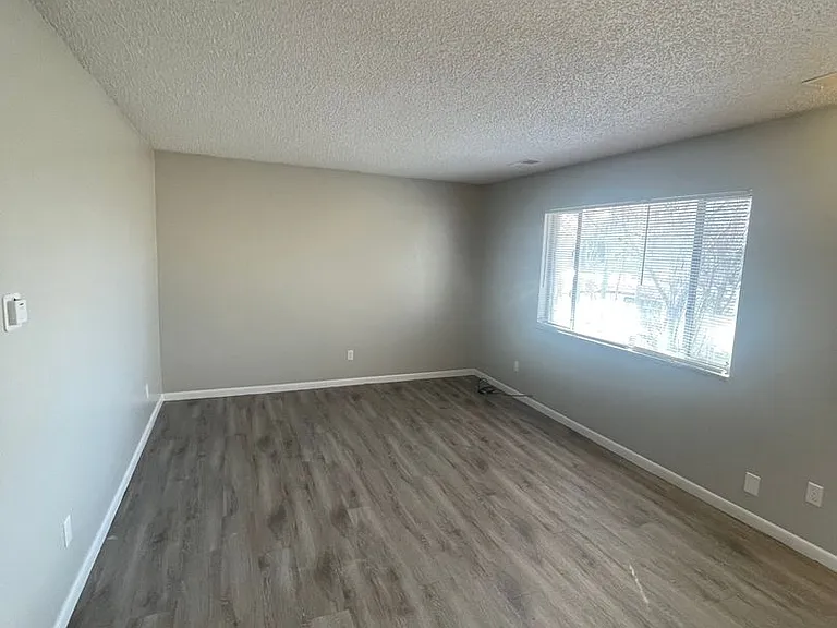 1113 W Arroyo Ave — Photo 22