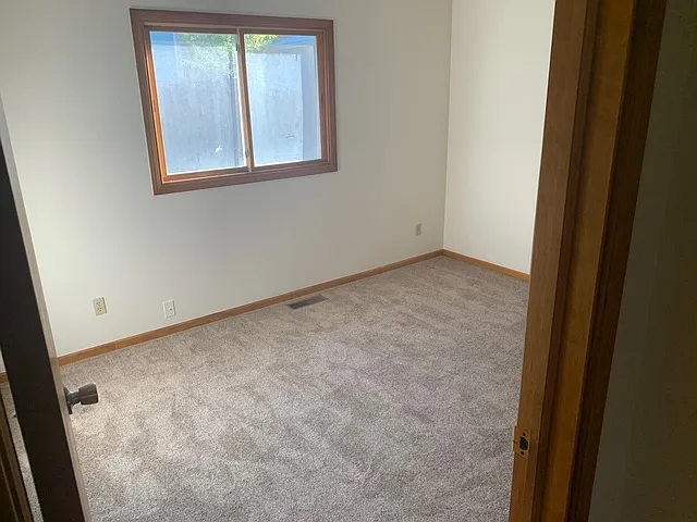 2321 N Glenisle Ave #B — Photo 9
