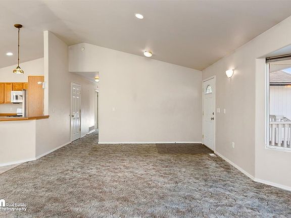 5th image of 150 E Glen Cir