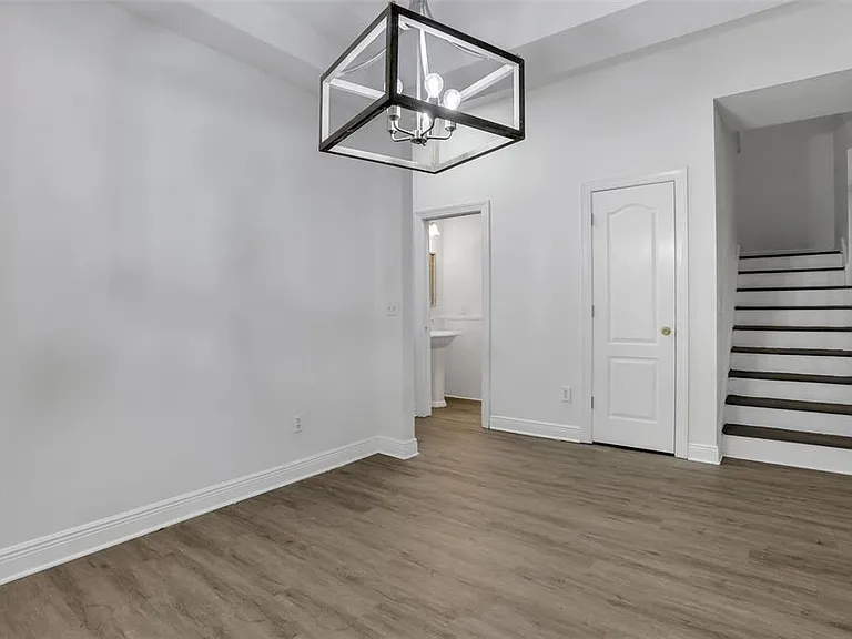 148 S Thornton Ave — Photo 18