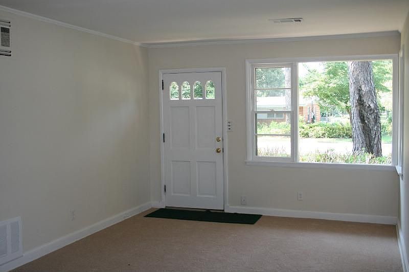 2nd image of 3728 Robbins Rd