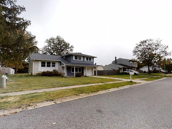 5th image of 143 Autumn Horseshoe Bnd