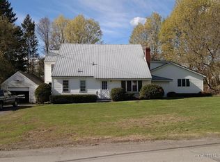 14 Weeks St, Houlton, ME 04730