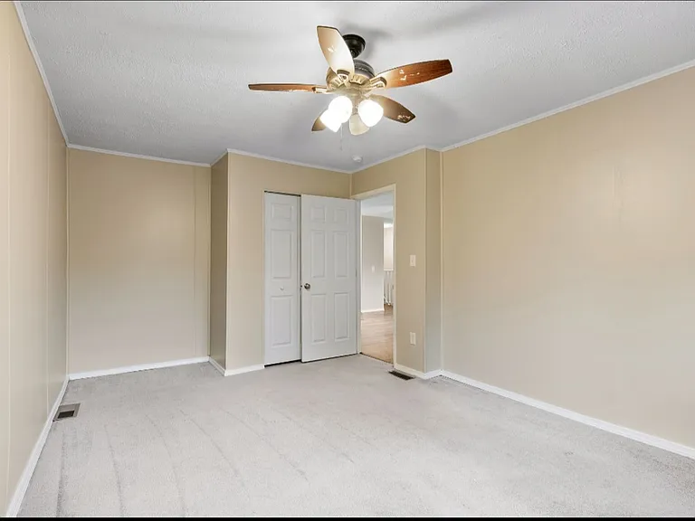 2420 Breezy Point Ln — Photo 10