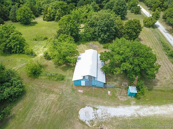 2nd image of 7 Pinewood Trails Dr