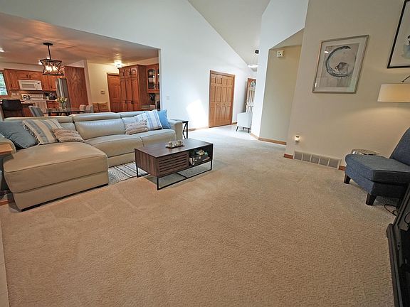 5th image of 2077 Cormorant Ln