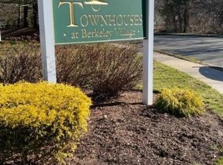 20 Helen Way, Berkeley Heights, NJ 07922