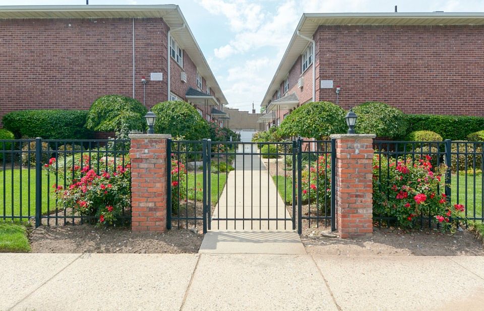 1st image of 395 Park St #395G