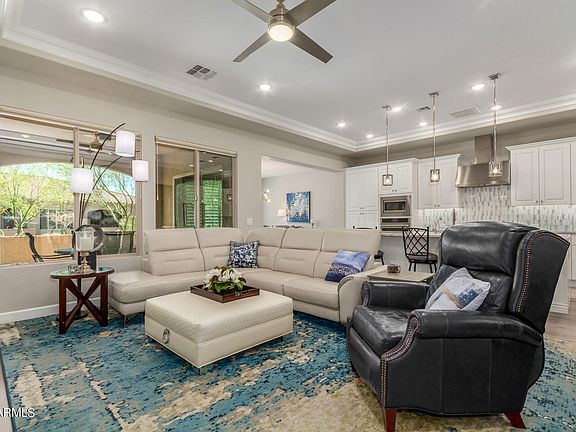 3rd image of 16937 W CYPRESS Street