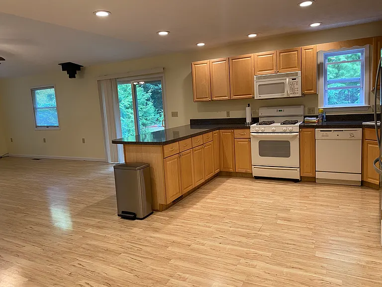 882 Indian Trail Blvd — Photo 4