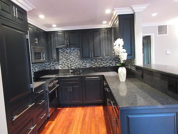 3rd image of 1710 Anacapa St #9