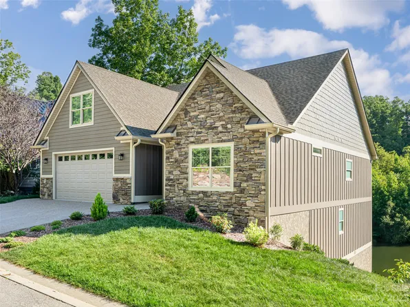 158 Narrows Run Loop, Hendersonville, NC 28791