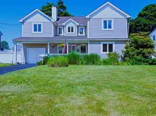 25 Western Concourse, Amity Harbor, NY 11701