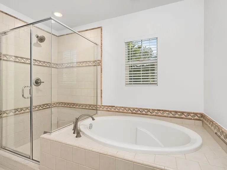 1570 Silver Shadow Dr — Photo 2
